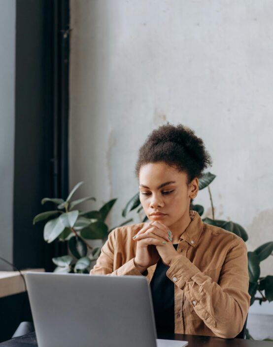 pexels-mikhail-nilov-6893924